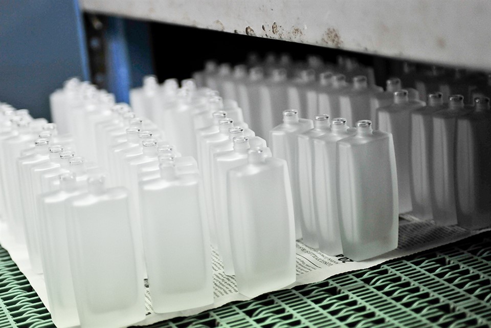 Glass Bottle Wine Liquid Container Satin Effect Glass Frosting Powder